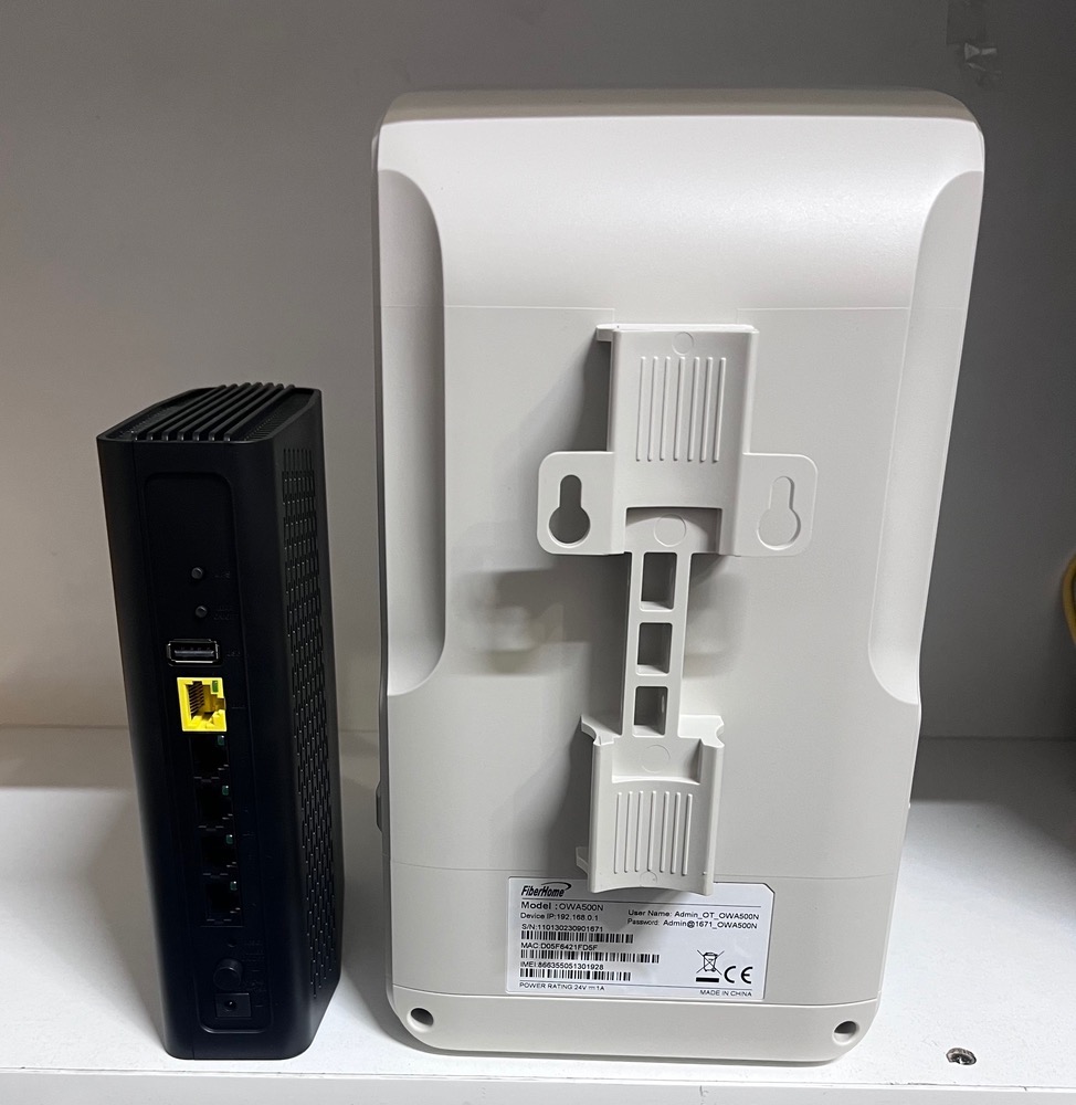 مودم   فضای باز fiberhome مدل OWA500N